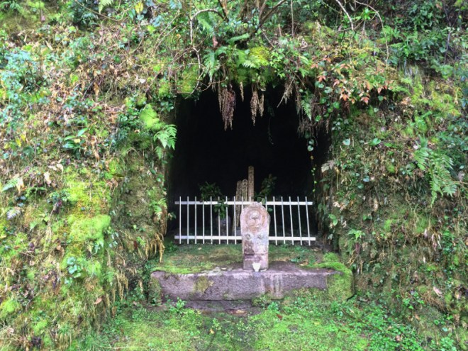 106ZenkaiTombCloseRakanjiTemp